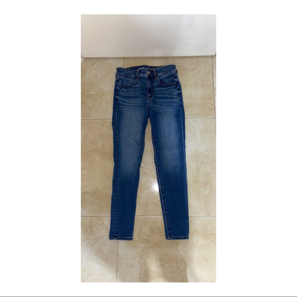 American Eagle Medium Wash Skinny Jeans
